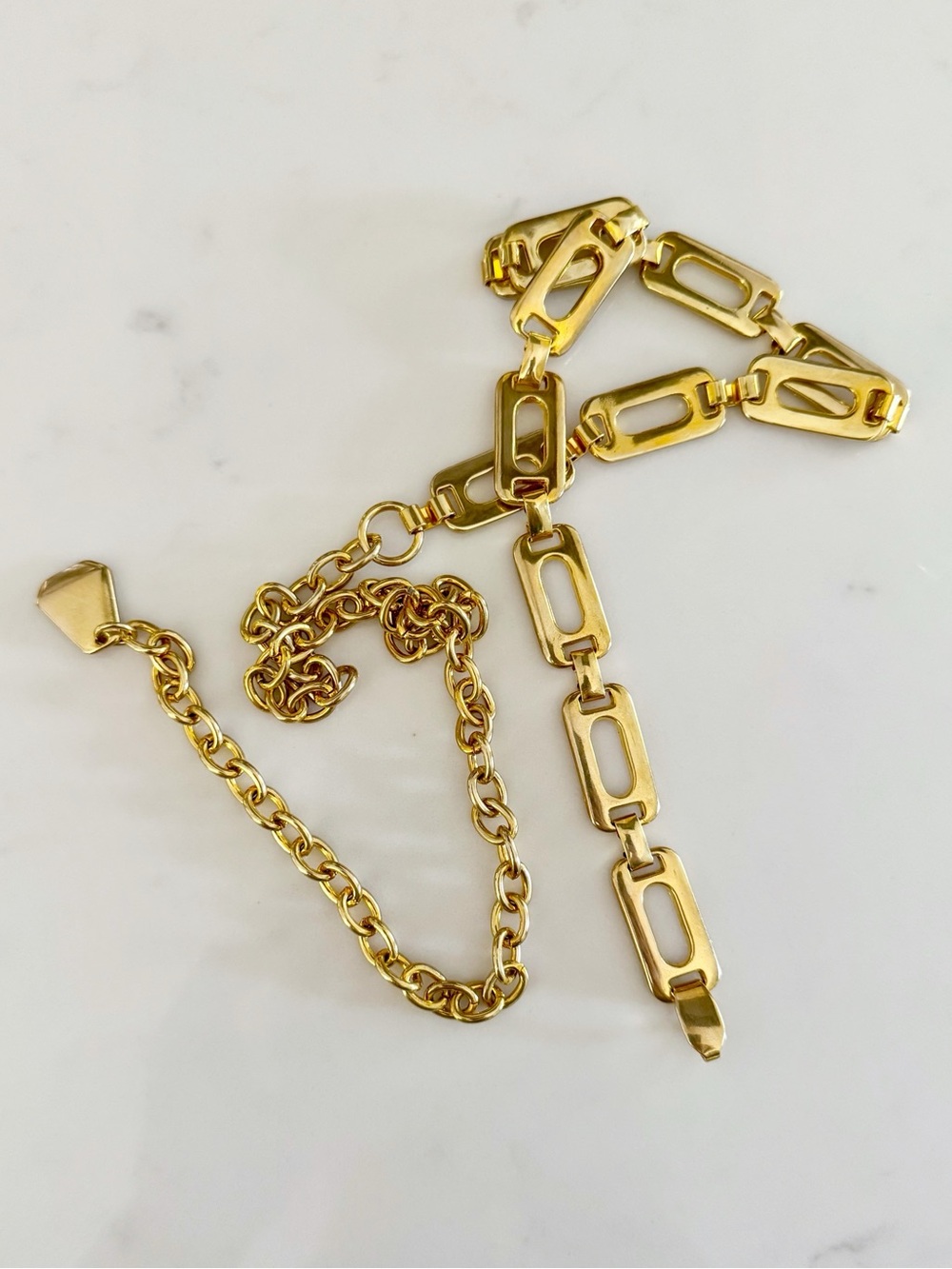 VTG Gold Geometric Link Chain Belt | Adjustable Waist Accessory - Picture 8 of 15
